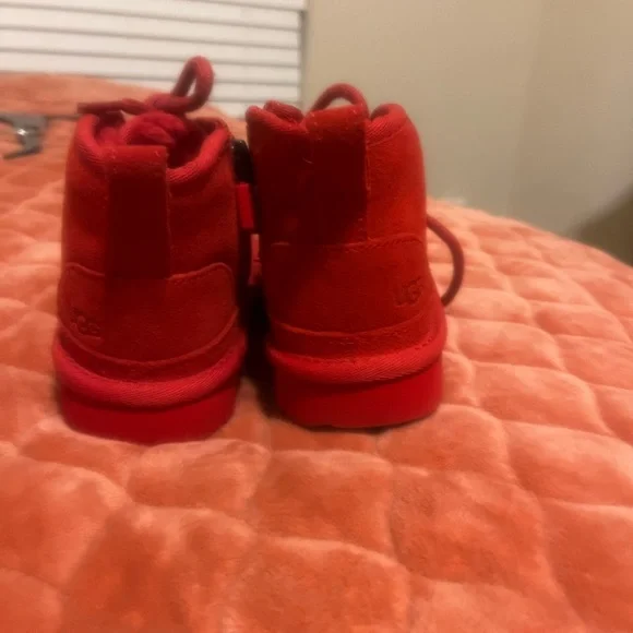 UGGs- infant - Picture 2 of 4